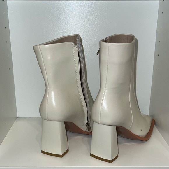 White square toe ankle boot/ booties - Picture 6 of 7